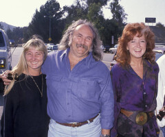 David Crosby, wife Jan Dance and Bonnie Raitt attend the campaign fundraiser for Lisa Specht on September 24, 1988 at Don Henley's home in Los Angeles, California.