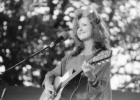 Bonnie Raitt at the Mariposa Folk Festival, Toronto Island Park, Toronto, ON Canada - July 16, 1972