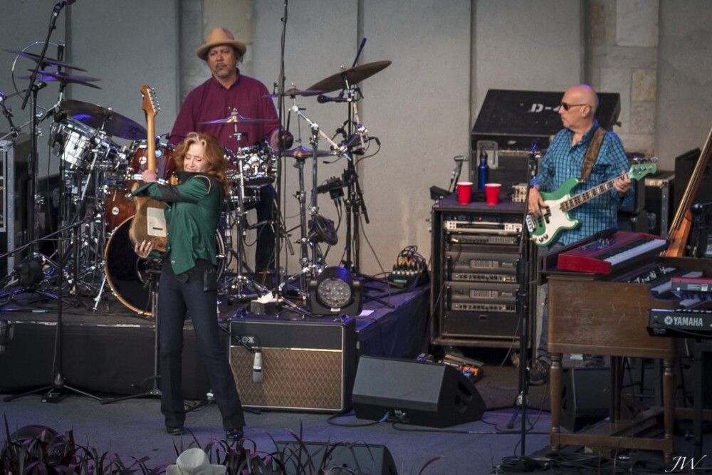 Bonnie Raitt at Meijer Gardens - Grand Rapids, MI - August 31, 2016