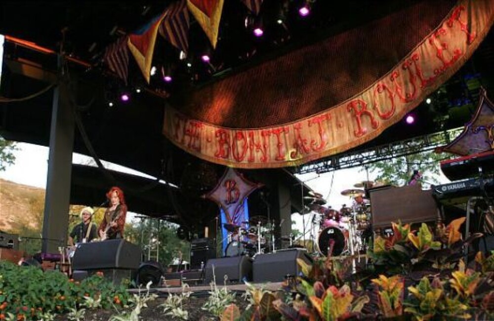 Bonnie Raitt plays in concert Tuesday night at Red Butte Garden Amphitheatre, Salt Lake City, UT - Sept 1, 2009