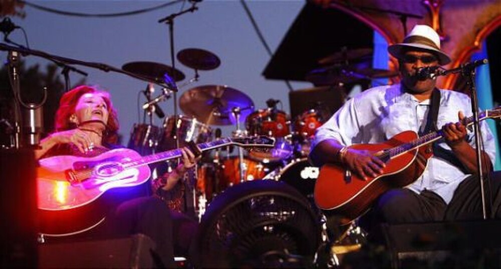Bonnie Raitt and Taj Mahal play in concert at Red Butte Garden Amphitheatre on Tuesday night, Salt Lake City, UT - Sept 1, 2009