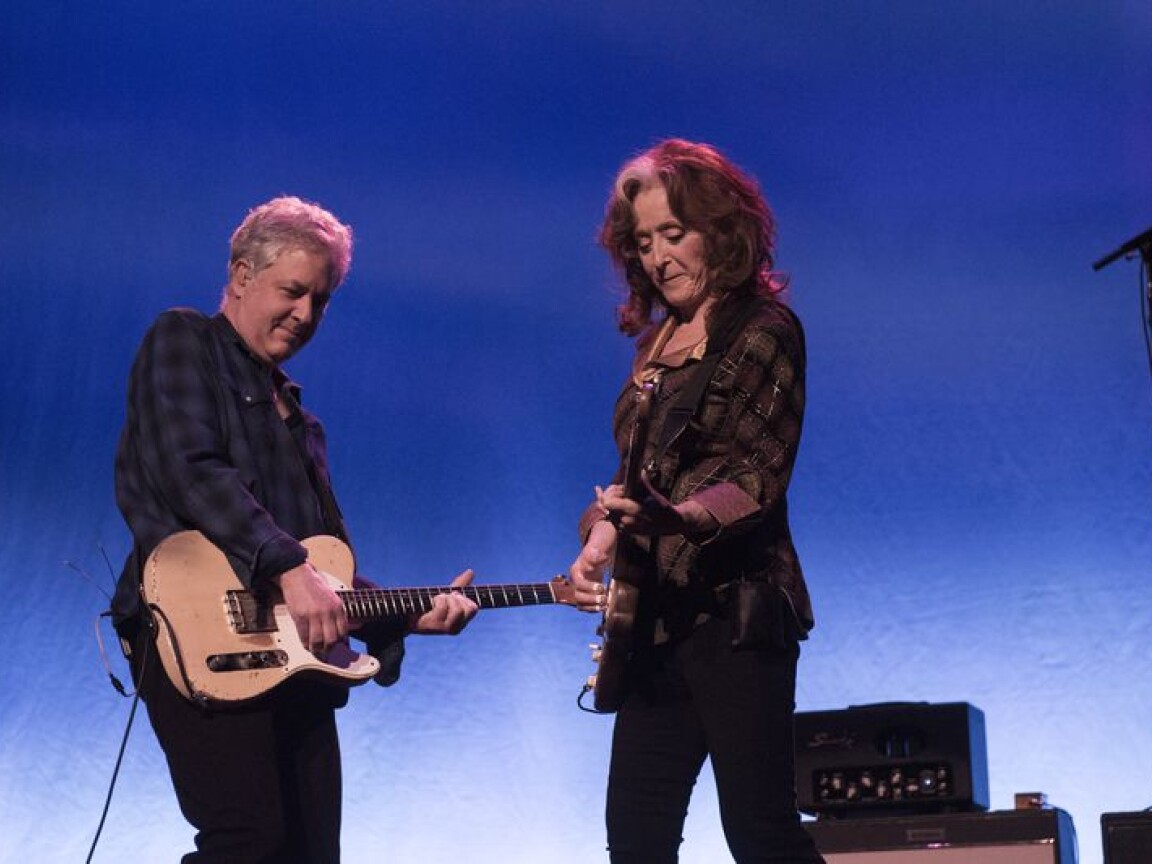 Bonnie Raitt and Duke Levine performing at the Syracuse Landmark Theatre, Wednesday, April 13, 2022