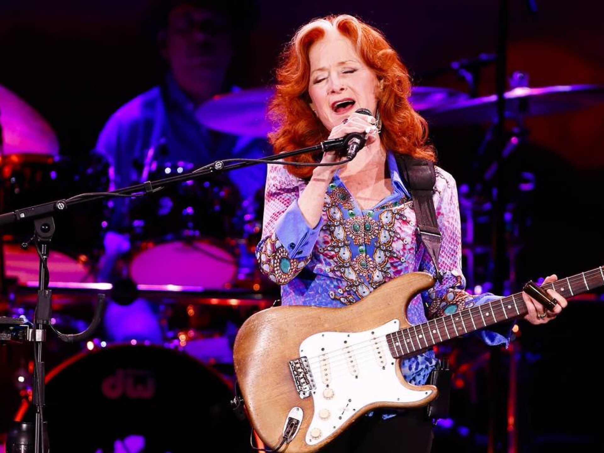 Bonnie Raitt routinely steals the show, said James Taylor. And her hour-long set at Rupp Arena, featuring the showstopper “Angel from Montgomery,” demonstrated why. 2-27-2019